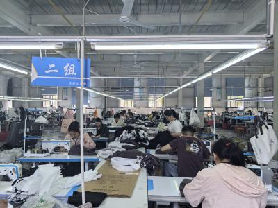 “家门口”建服装厂 就业增收有保障