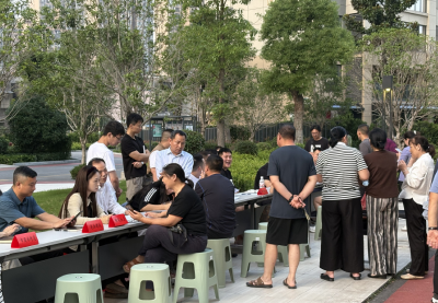 市住新局现场接访纾民困
