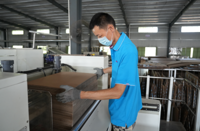 订单盈门生产忙 冲刺年度新突破
