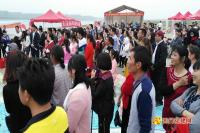 “青年沙滩嘉年华”在汉江沙海举行