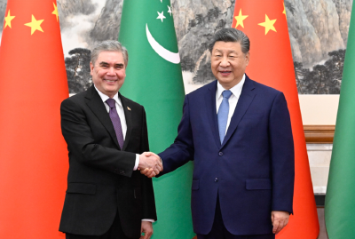 习近平会见土库曼斯坦民族领袖、人民委员会主席别尔德穆哈梅多夫