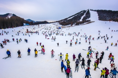 神农架的寒冬不再冷 四家滑雪场助推冬季旅游升温