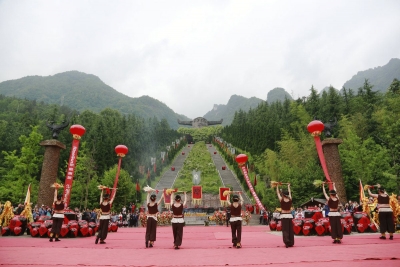 神旅： 巧借祭祀活动 深化“神农文化”