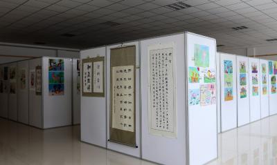 神农架举办少儿美术书画展