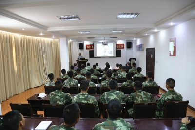 神农架文化讲坛第三期在林区武警中队举办