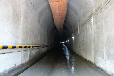 新华隧道2号横洞开挖至正洞交汇点