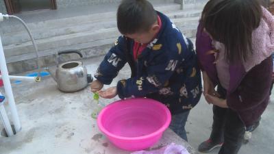 神农架古水村小学挖水井解决校园饮用水安全
