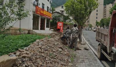 神农架坚决铲除城市顽疾，城市管理不打烊！