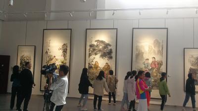 “大美神农架—中国画、摄影作品邀请展”正式展出
