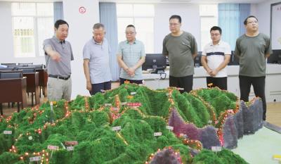 黄石市自然资源和规划局来神农架考察学习林业保护工作​经验