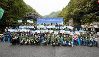 秘境寻飞羽 | 全国百余名“鸟友”金秋神农架观鸟