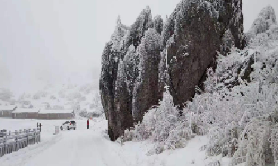 雪后神农架 景色分外美