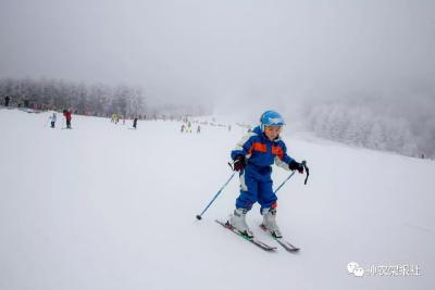 神农架:生态冰雪特色引领 推动体育旅游融合发展