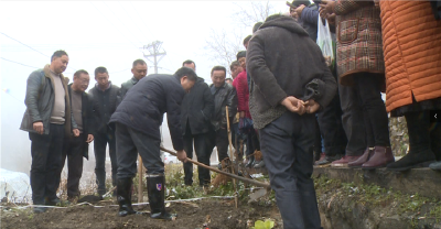 林区农业农村局邀请专家为农民传经送宝