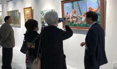 林区画家都天贵受邀赴十堰举办画展