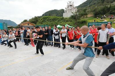 趣味运动会、篝火晚会，丰收节上欢乐多