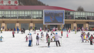 神农架国际滑雪场实现“滑雪观赛”两不误