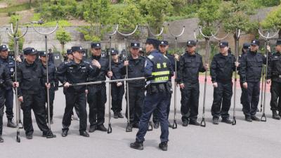 湖北省公安厅警务实战送教活动走进神农架