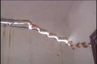 家里房屋多处开裂 业主担心成“危房”