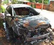 男子眼红他人有钱 连烧9辆高档车