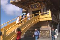 黄金周盘点：我市景区愈发火爆  消费市场保持平稳