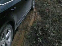  吴山发生一起惨烈交通事故  造成一死三重伤