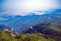 南阳游客随县太白顶失踪 民警冒雨搜救仍失联