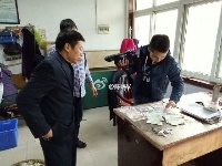 无人售票假币多引热议 乘车投假币拷问公众良心