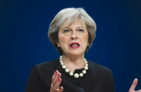 英国首相宣布最迟于明年3月底启动“脱欧”程序