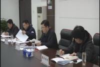 郄英才主持市政府党组中心组学习强调：毫不动摇坚持党的领导依法依规履职尽责