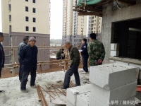 随州公安、消防迅速解救一欲跳楼轻生女子