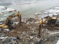 快讯|㵐水一桥施工中 清除老桥爆破后的碎石