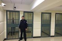 随县法院首个标准化羁押室投入使用