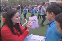 英语狂欢节  学生练口语尝美食 