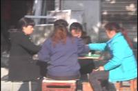 身边的不文明现象：街头麻将摊 占道又扰民