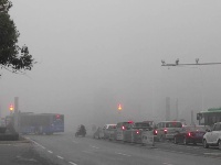 今早大雾锁城 麻竹高速公路大随段全线已实施交通管制
