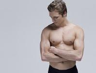 超尴尬！小伙胸部越来越大 原是患了这种“女人病”