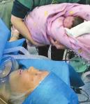 64岁失独高龄产妇生下7斤4两重男婴