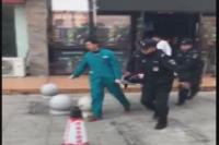 城区一网吧发生人质劫持事件