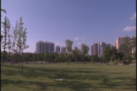 《民生十件实事 件件掷地有声》之：建设公园绿地 营造城市氧吧