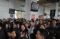 “爱心专列”载在粤打拼的湖北老乡回家