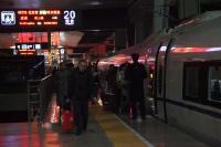 明起武汉开行至广州夜间高铁 到成都重庆火车票最俏