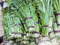 央视曝光:超市用胶带捆绑的蔬菜甲醛超标10倍