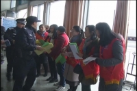 铁警全力投入春运安保