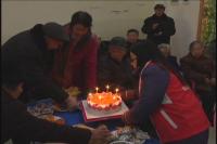 庆元旦 社工组织福利院献爱心