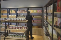 裕国股份公司：低迷市场中抢占先机 快速消费品打开市场