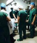 愤怒丨医生在办公室被捅伤 竟是号贩子报复行凶！