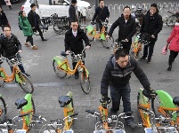 节后首日上班族众生相：疲惫与不开心