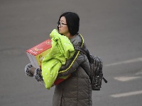 节后首日上班族众生相：疲惫与不开心