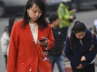 节后首日上班族众生相：疲惫与不开心